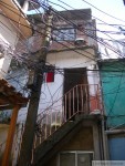Stromnetz in einem Favela - Rio de Janeiro